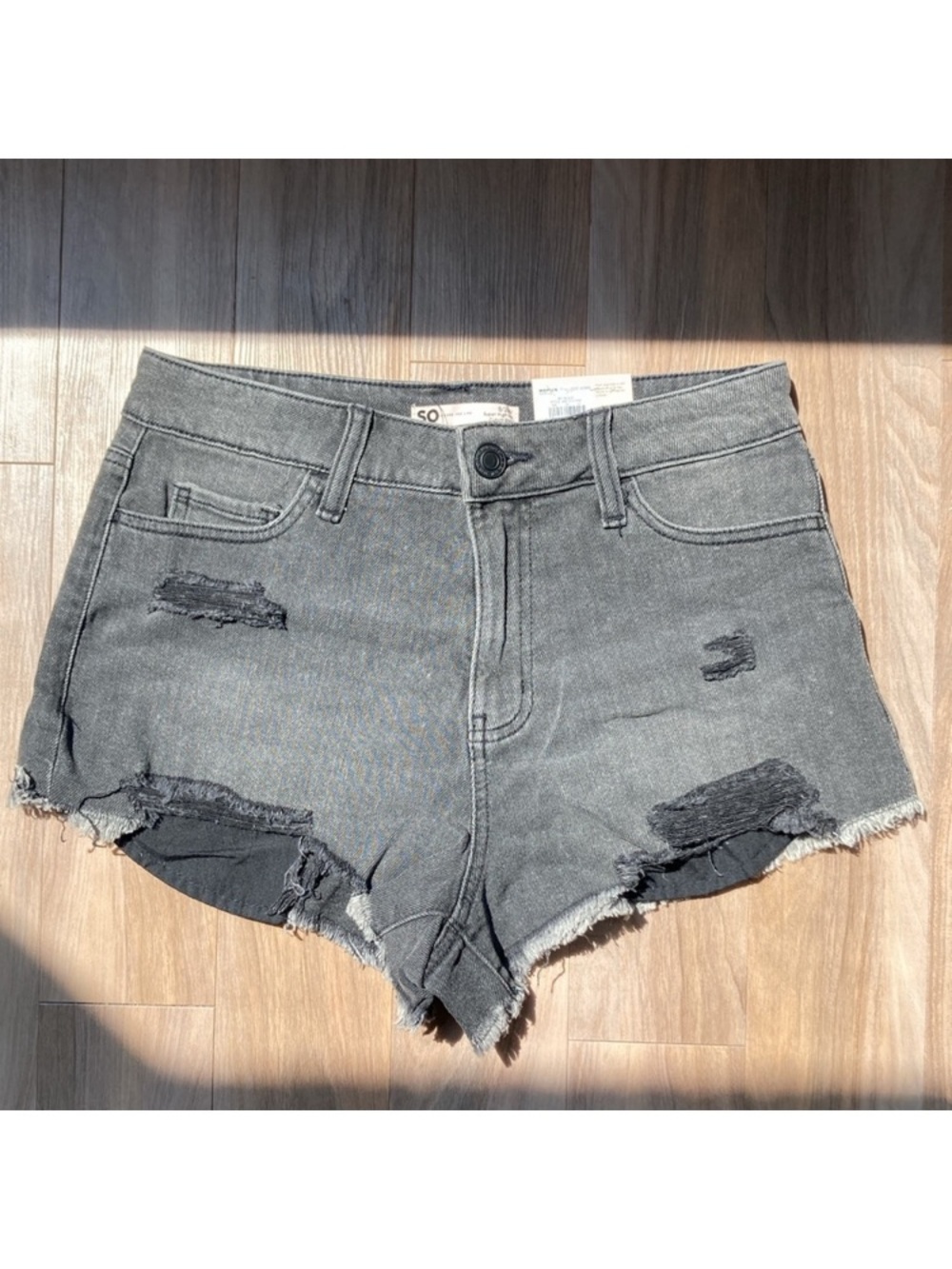 So distressed cut off denim short super high rise 2.5 in inseam 9 / 29 - Picture 1 of 17